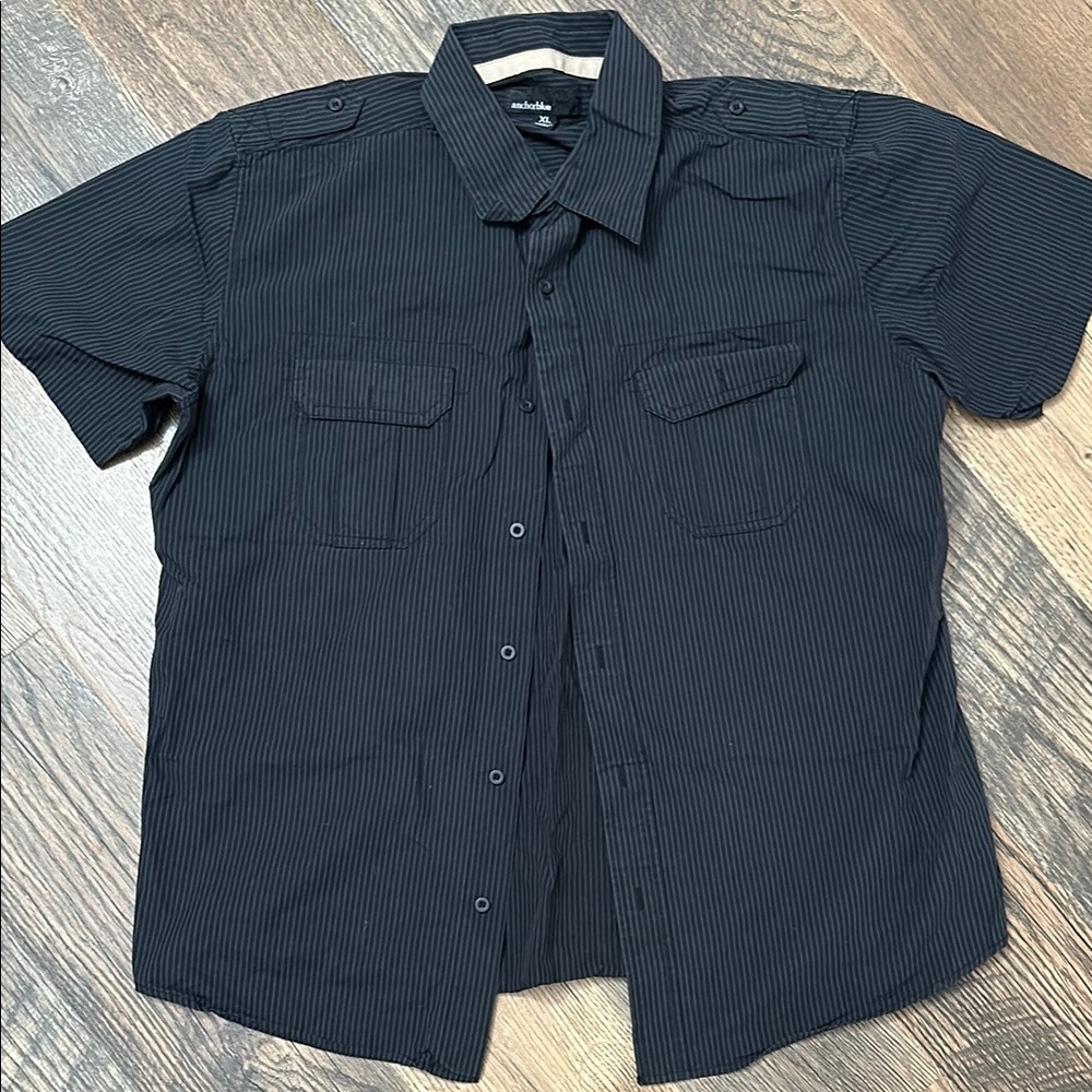 Short sleeve collard button up